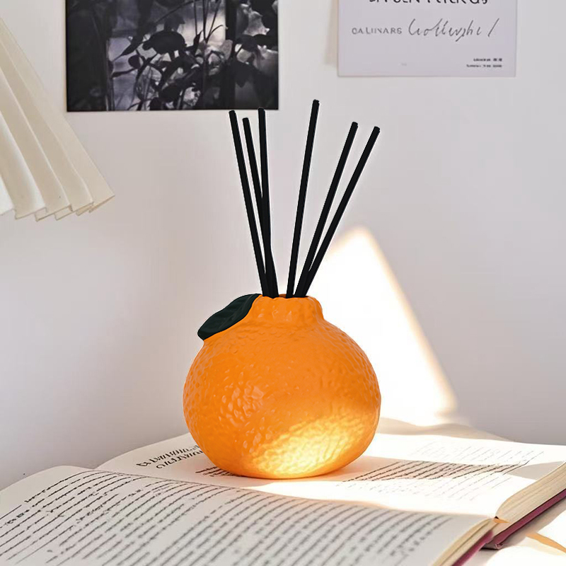 Home Fragrance Bottle - クリエイティブなシミュレーションオレンジアロマセラピーボトル、リビングルーム、寝室のフレグランス装飾、ライトラグジュアリーホームデスクトップデコレーション