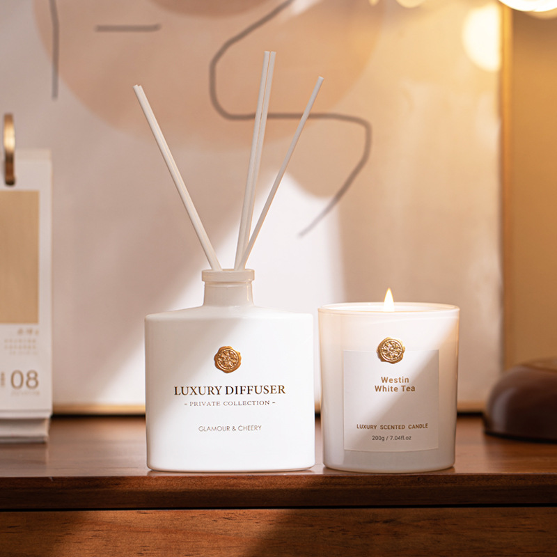 Home Fragrance Set Gift - リードディフューザー＆香り付きキャンドルギフトセット、ガラス瓶入りフレグランスディフューザー＆ソイワックスキャンドル、天然キャンドルギフト（ホームデコレーション用）