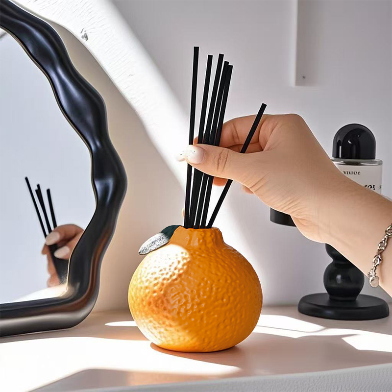 クリエイティブなシミュレーションオレンジアロマセラピーボトル - Home Fragrance Bottle のレビューと価格