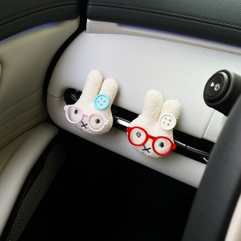 メガネをかけたかわいいウサギ車のエアベントフレグランスクリッ - Car Vent Diffuser のレビューと価格
