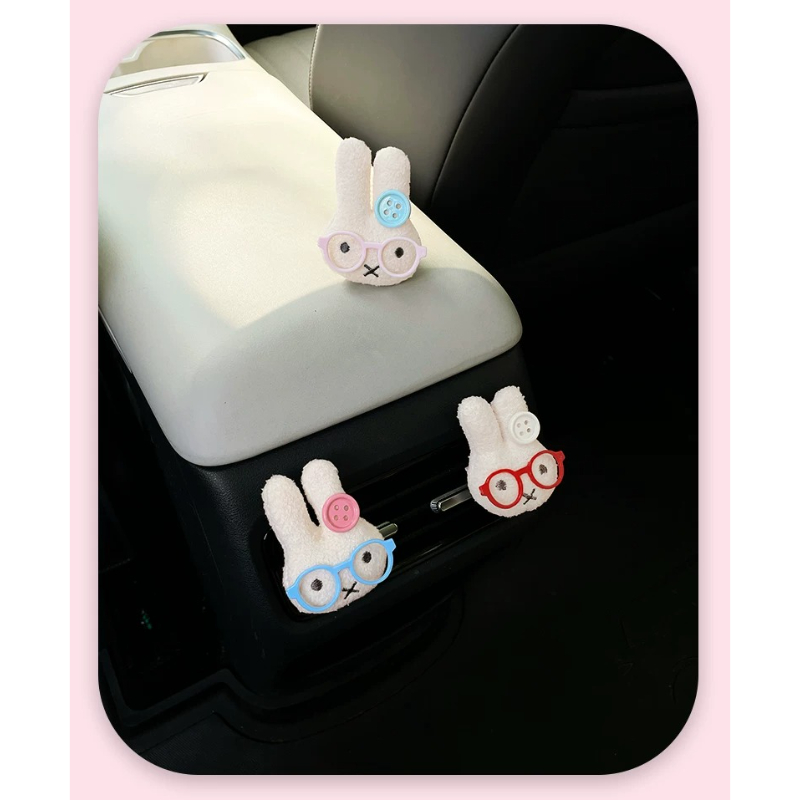メガネをかけたかわいいウサギ車のエアベントフレグランスクリッ - Car Vent Diffuser のレビューと価格